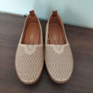 PATRIZIA by Spring Step Women's Beige Laser Cut Ballet Flats Loafer Size 7